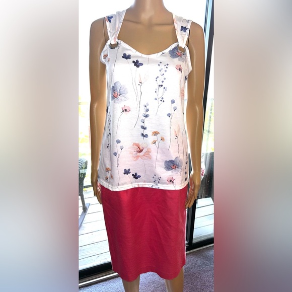 Meaneor white, sleeveless top with floral print. Sz M - Picture 2 of 8